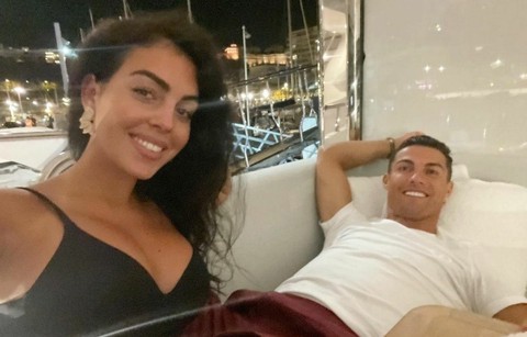 Bạn Gái Ronaldo Sự Nghiệp và Cuộc Sống Đầy Thú Vị